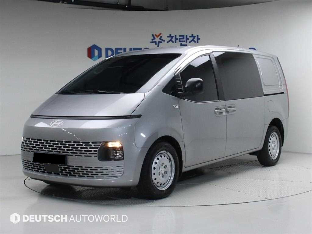 Hyundai Staria — photo 01