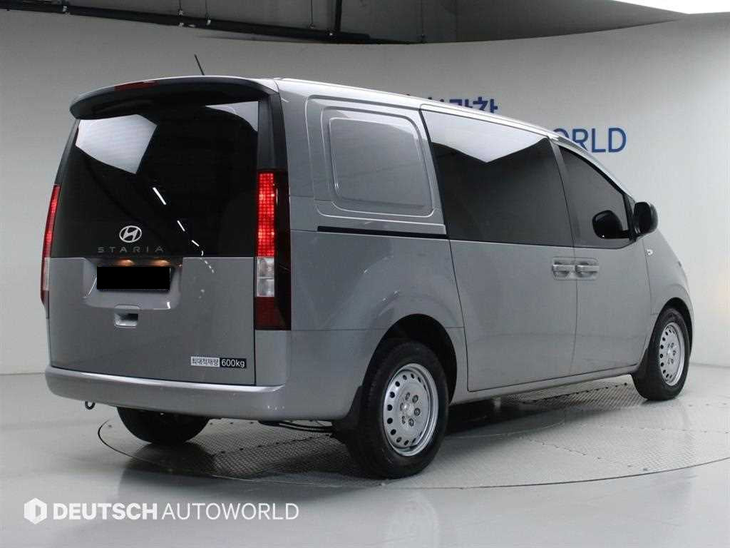 Hyundai Staria — photo 02