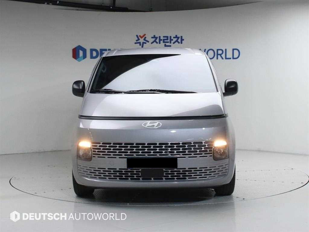 Hyundai Staria — photo 03