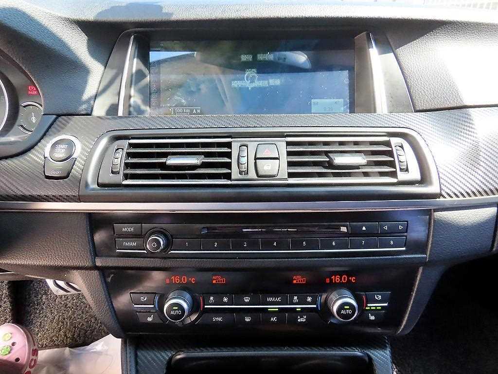 BMW 5-Series — photo 14