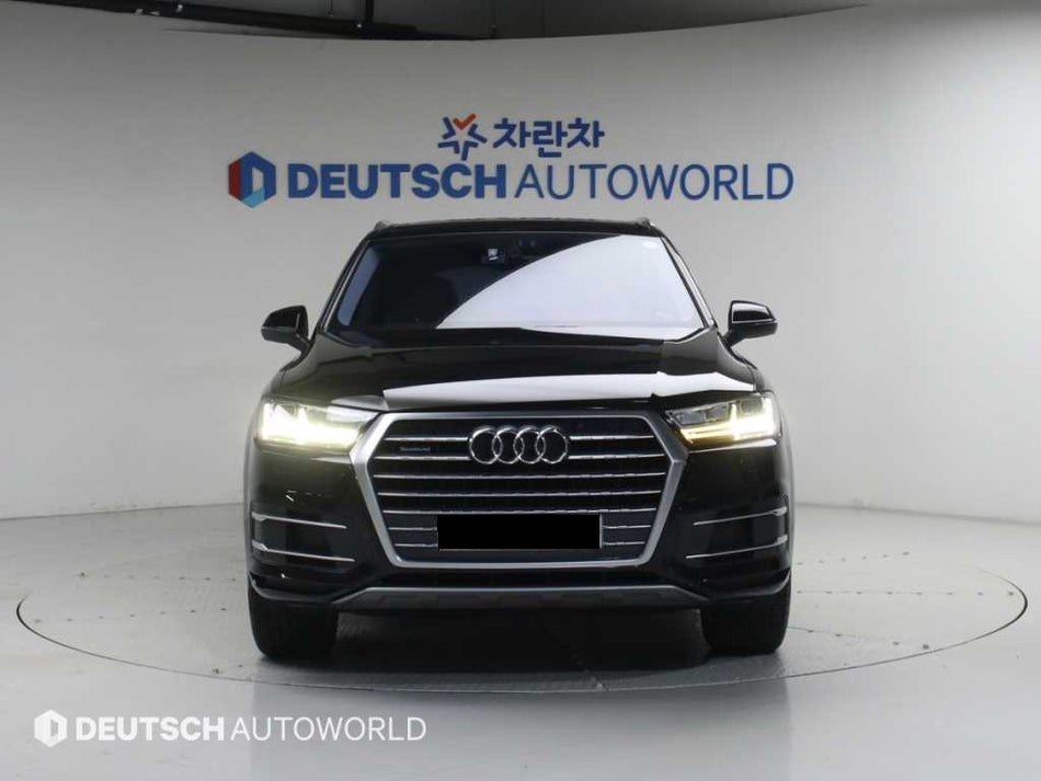 Audi Q7 — photo 01