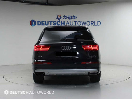 Audi Q7 — photo 03