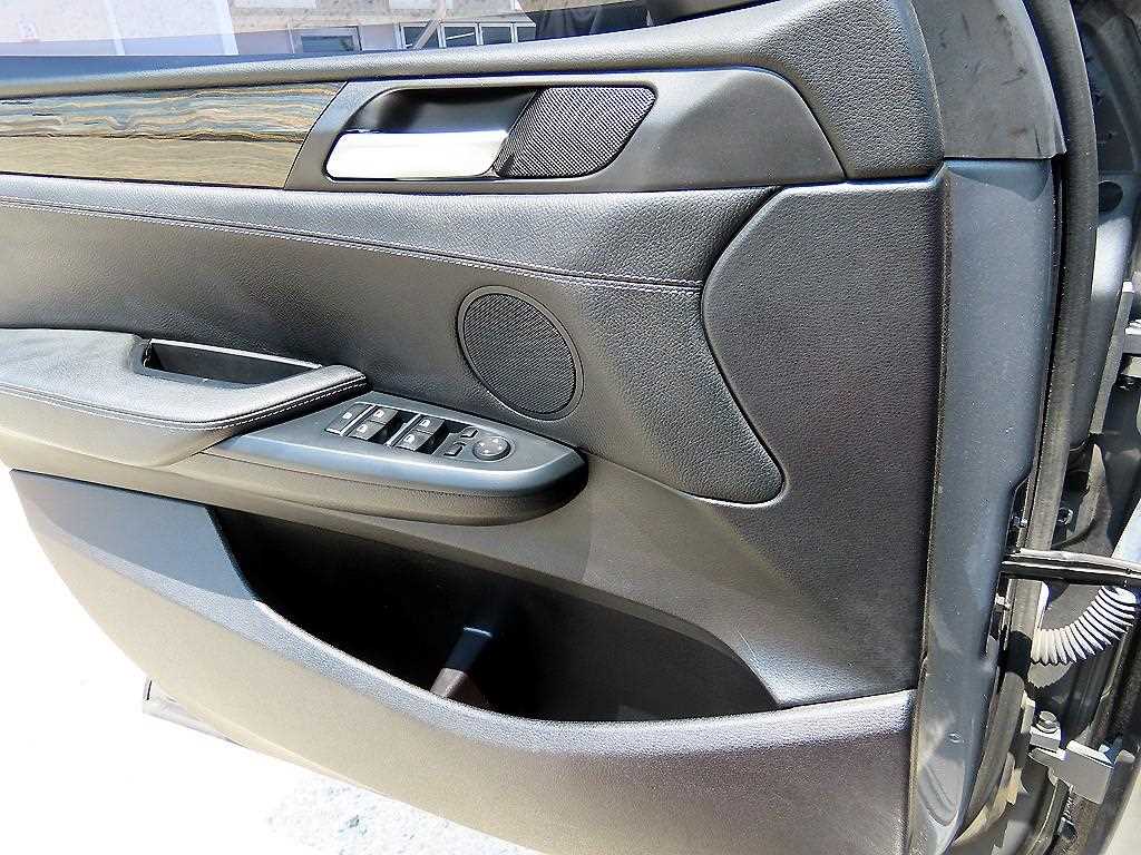 BMW X3 — photo 11