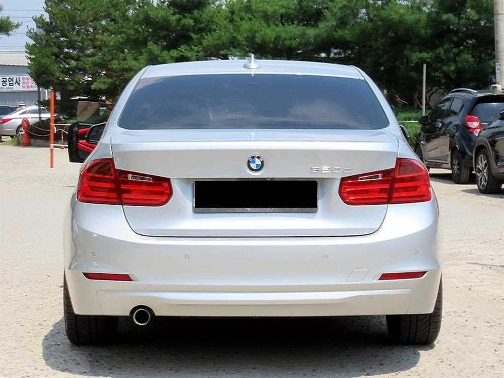 BMW 3-Series — photo 04