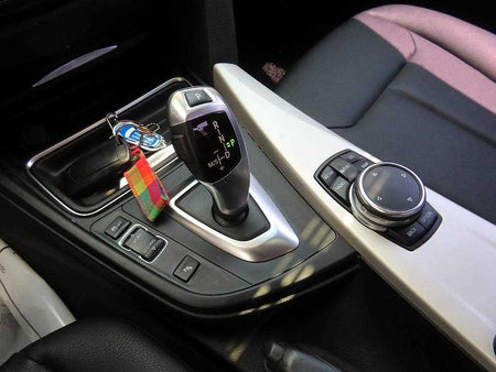 BMW 3-Series — photo 11