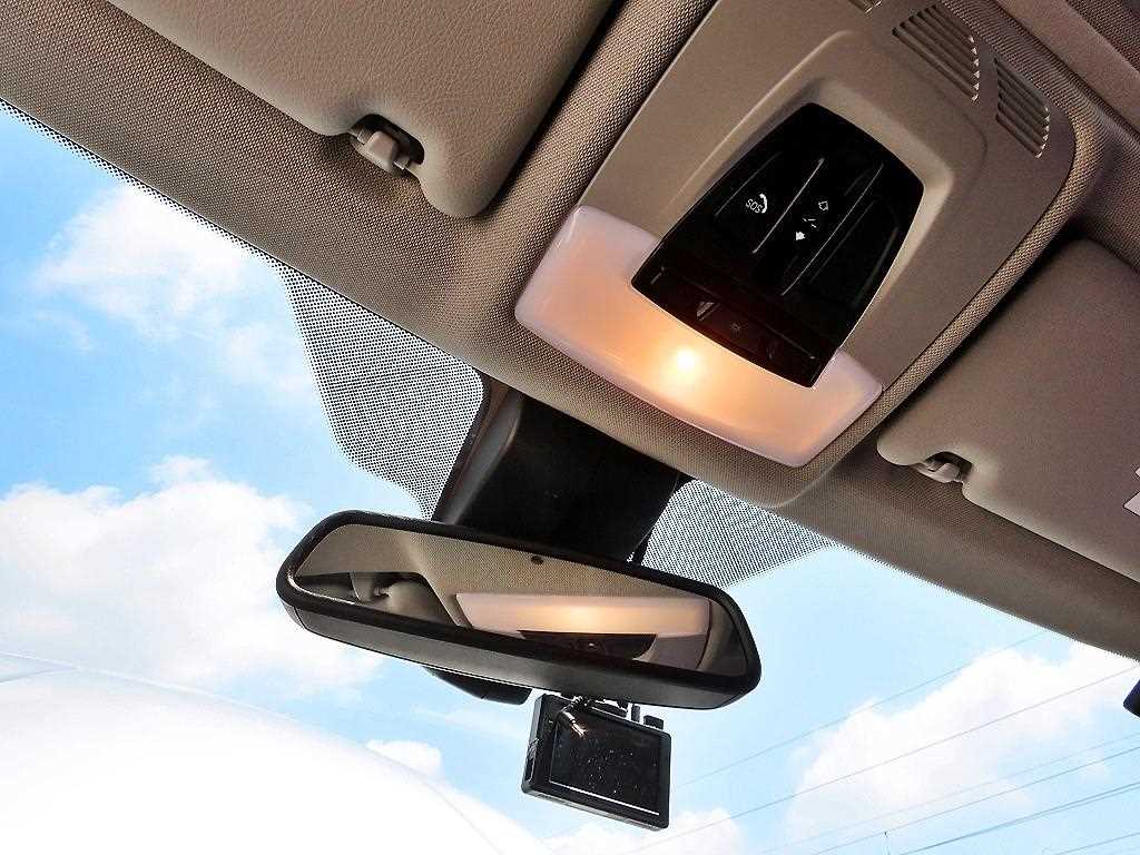 BMW 3-Series — photo 15