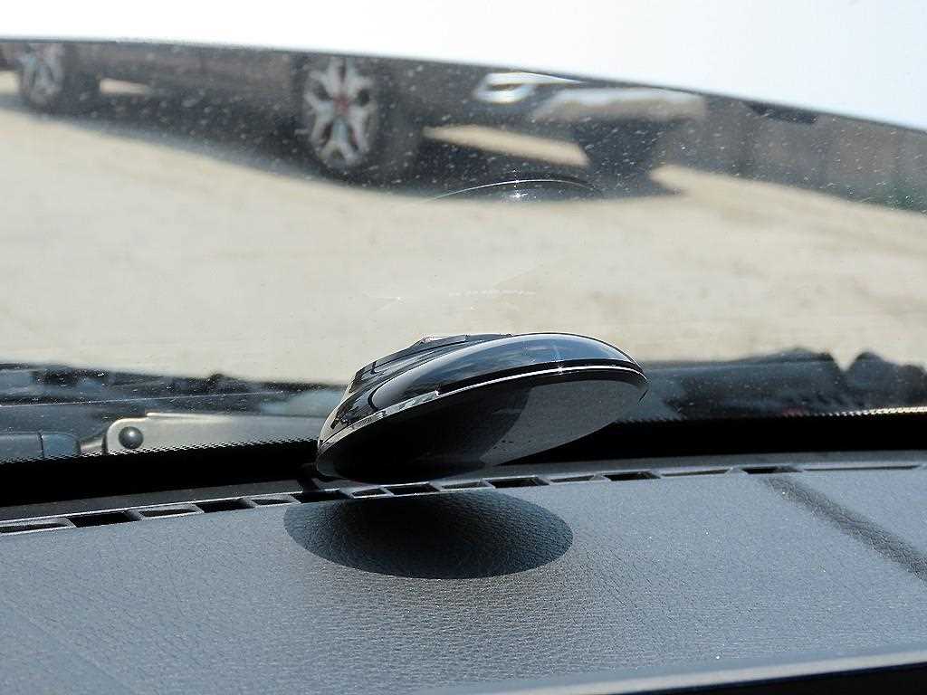 BMW 3-Series — photo 16