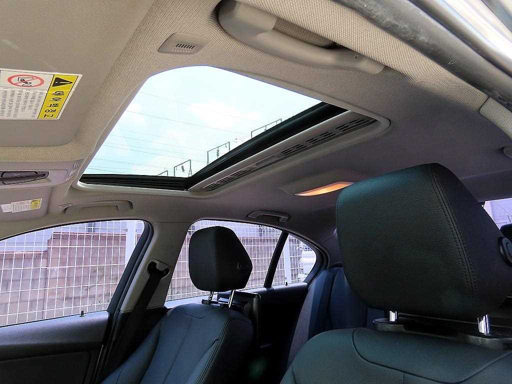 BMW 3-Series — photo 18
