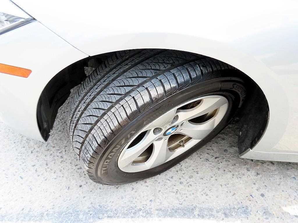 BMW 3-Series — photo 20