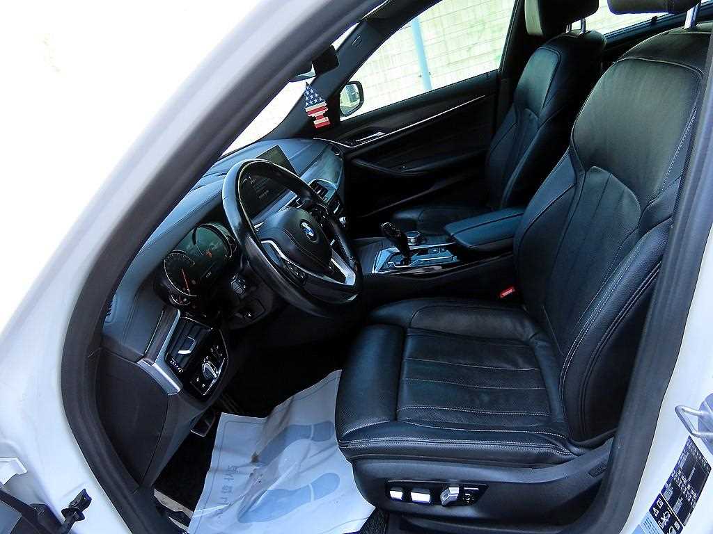 BMW 5-Series — photo 05