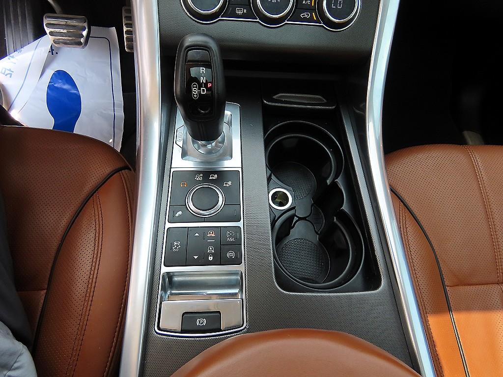 Land Rover Range Rover Sport — photo 10