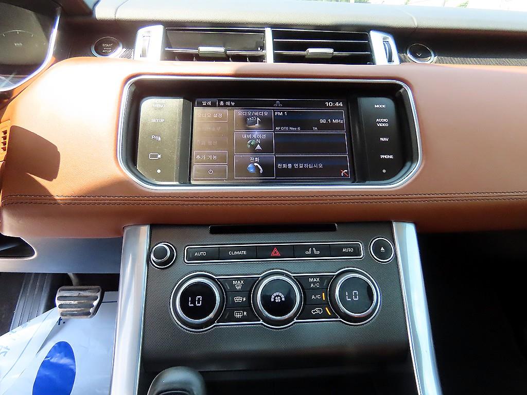 Land Rover Range Rover Sport — photo 12