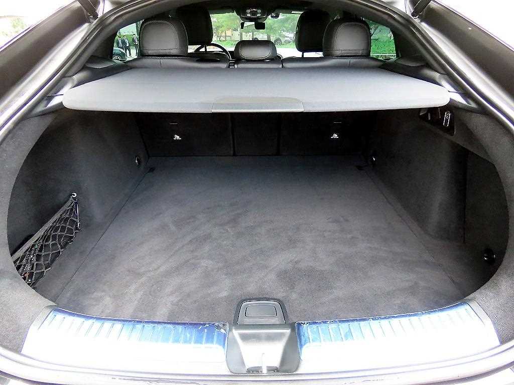 Mercedes-Benz GLE-Class — photo 16
