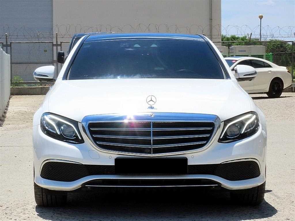 Mercedes-Benz E-Class — photo 01