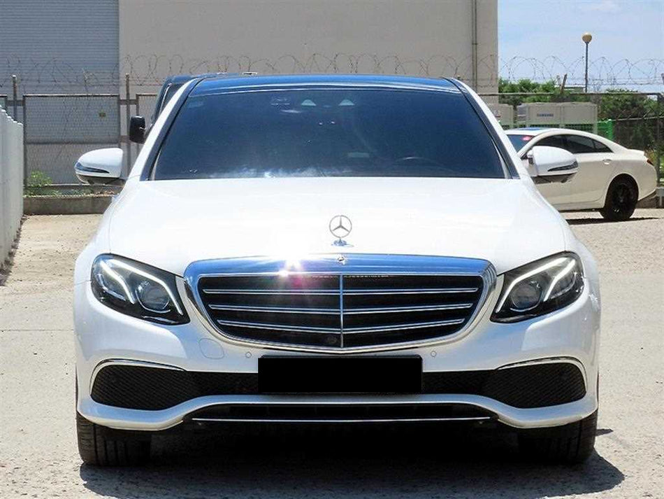 Mercedes-Benz E-Class — photo 01