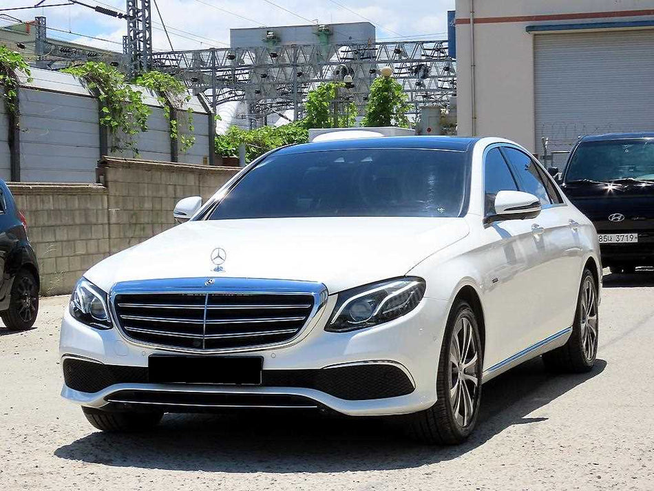 Mercedes-Benz E-Class — photo 02