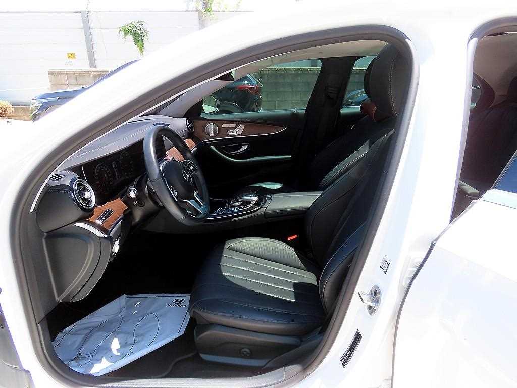 Mercedes-Benz E-Class — photo 05