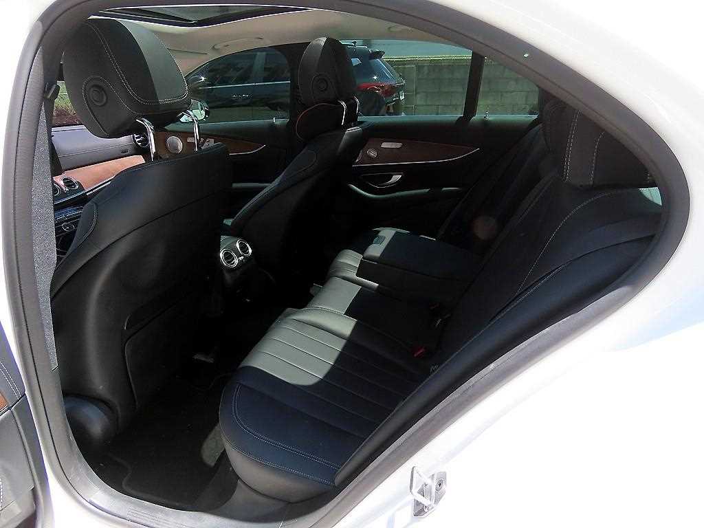 Mercedes-Benz E-Class — photo 06