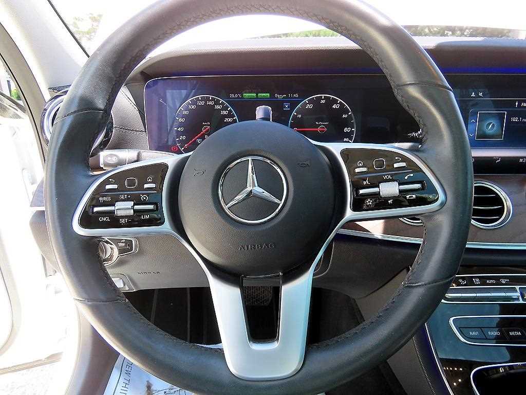 Mercedes-Benz E-Class — photo 08