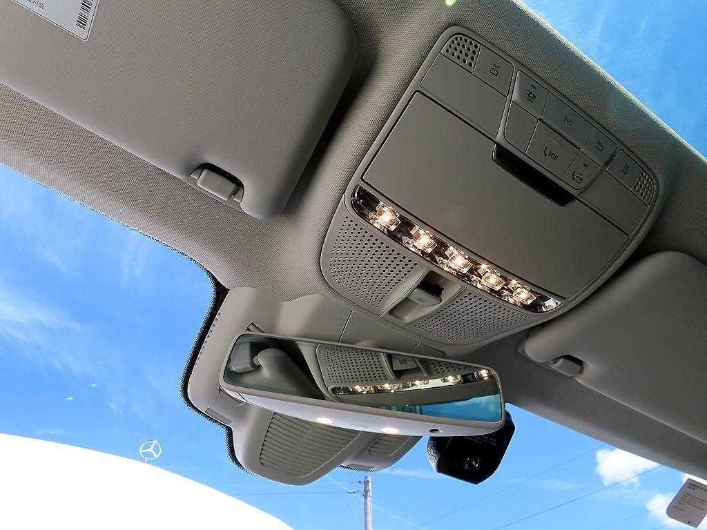Mercedes-Benz E-Class — photo 15