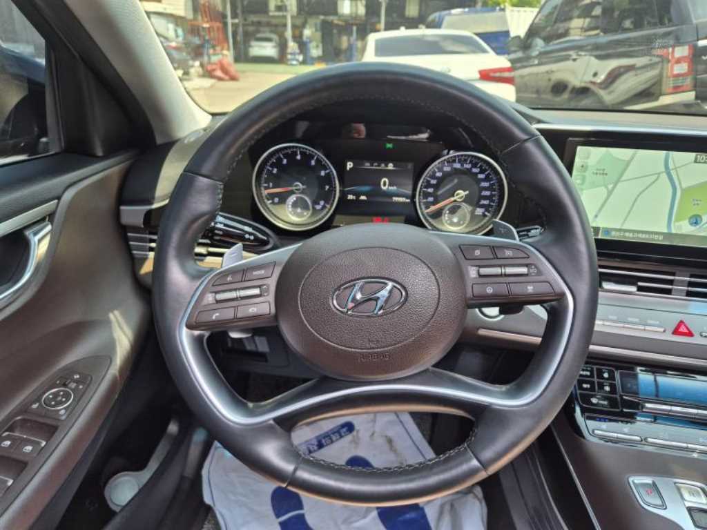 Hyundai Grandeur — photo 13