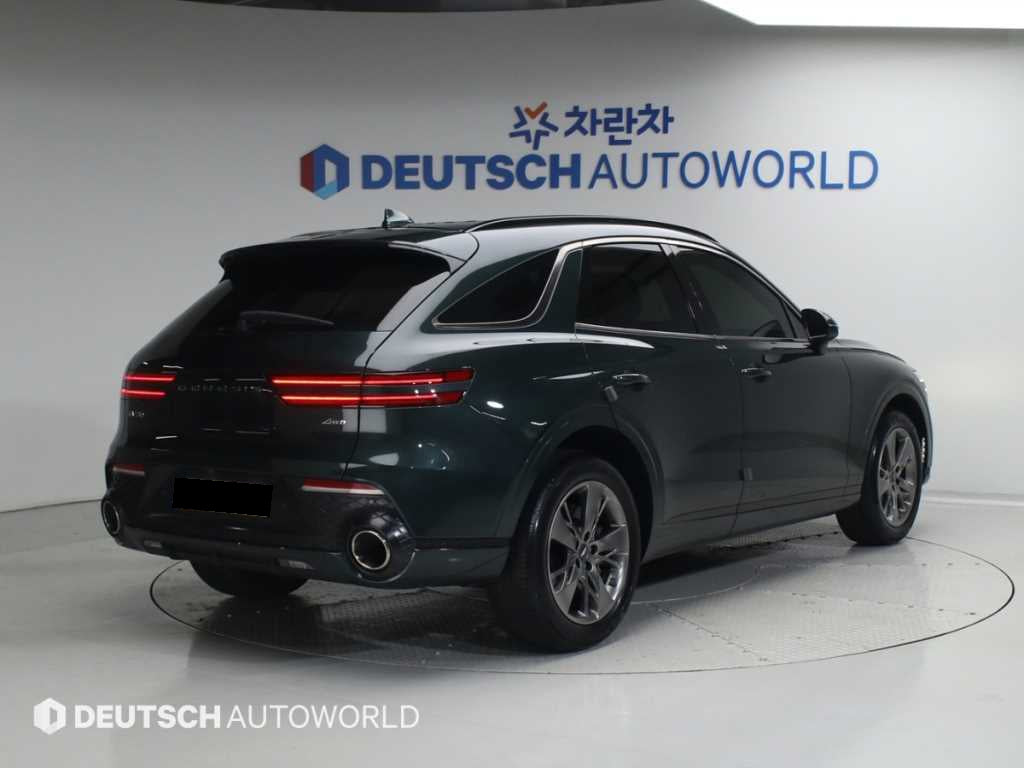 Genesis GV70 — photo 02