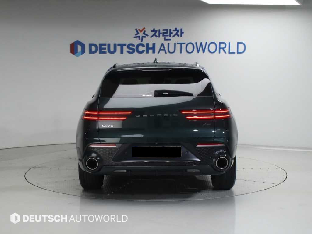 Genesis GV70 — photo 04