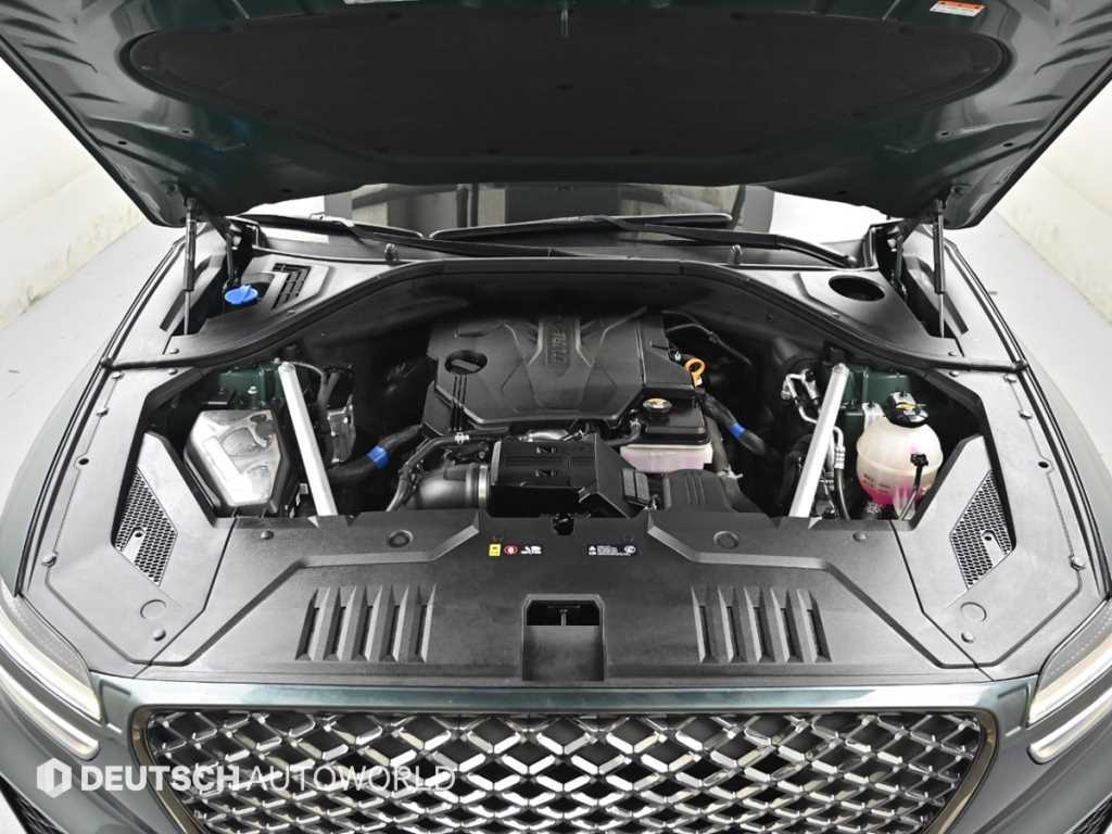 Genesis GV70 — photo 06
