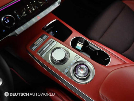 Genesis GV70 — photo 09