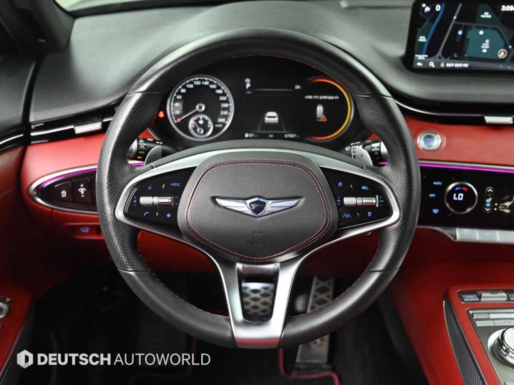 Genesis GV70 — photo 13