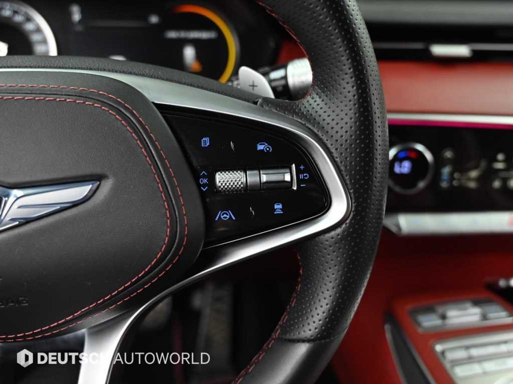 Genesis GV70 — photo 18