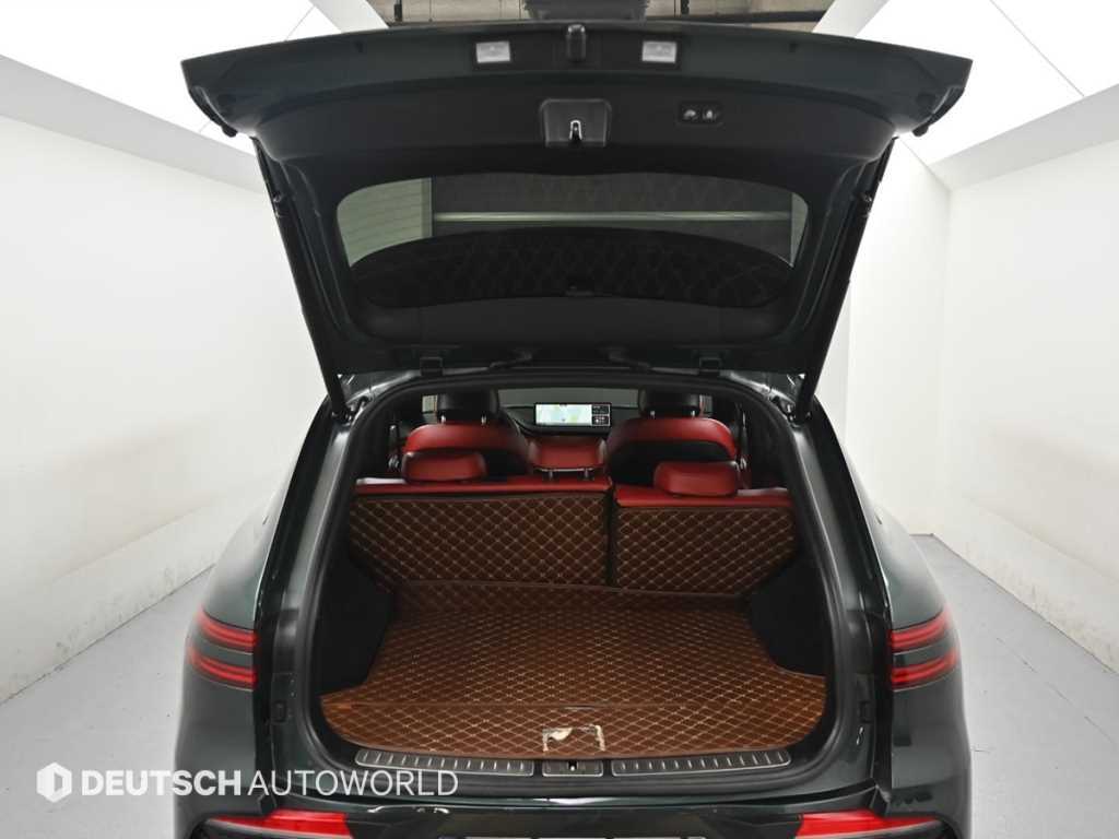 Genesis GV70 — photo 19