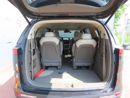 Kia Carnival — photo 05