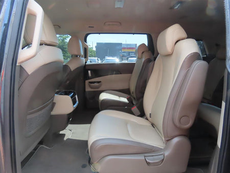 Kia Carnival — photo 07