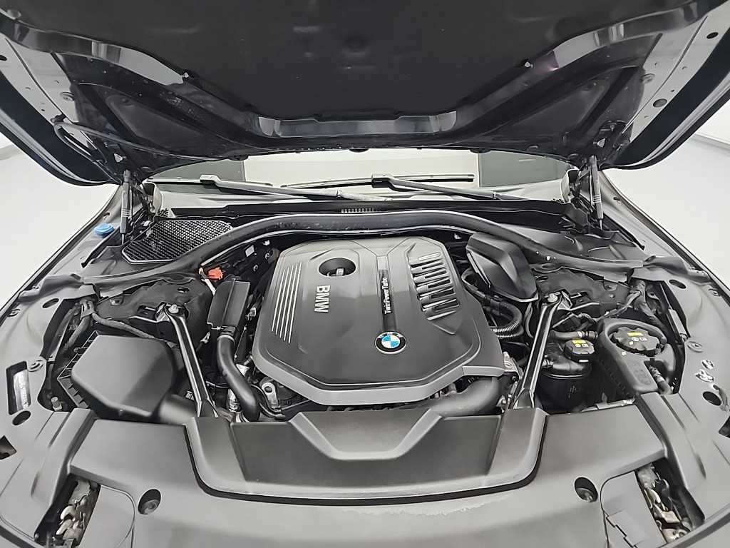 BMW 7-Series — photo 05