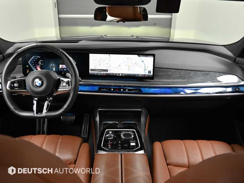 BMW 7-Series — photo 07