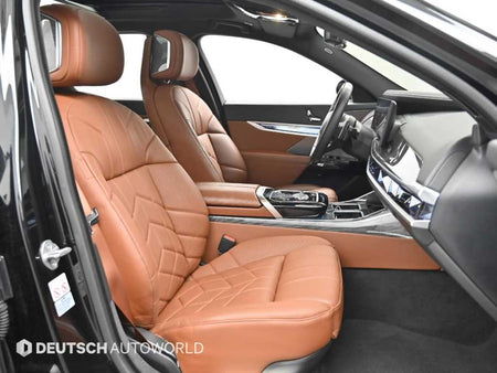 BMW 7-Series — photo 10