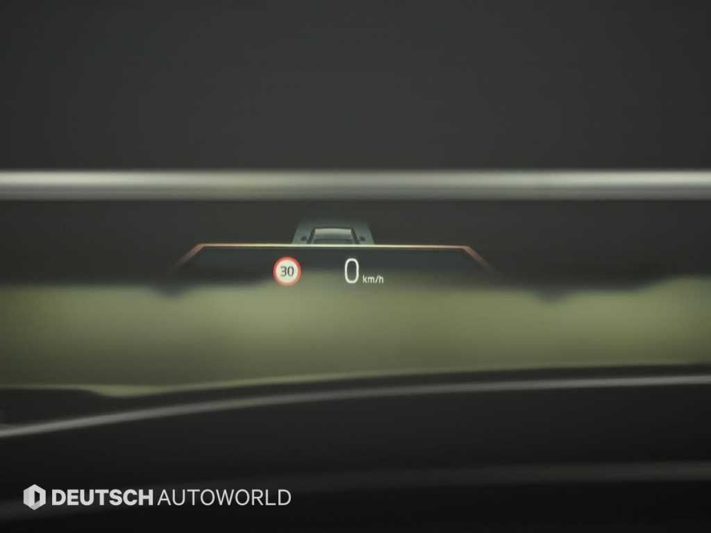 BMW 7-Series — photo 17