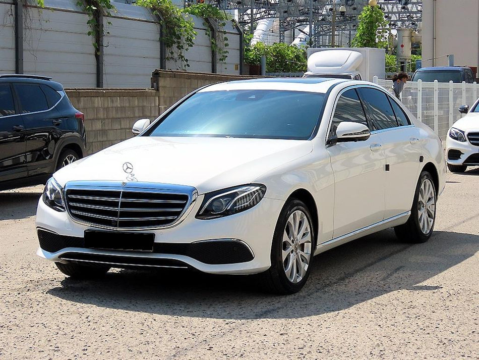 Mercedes-Benz E-Class — photo 02