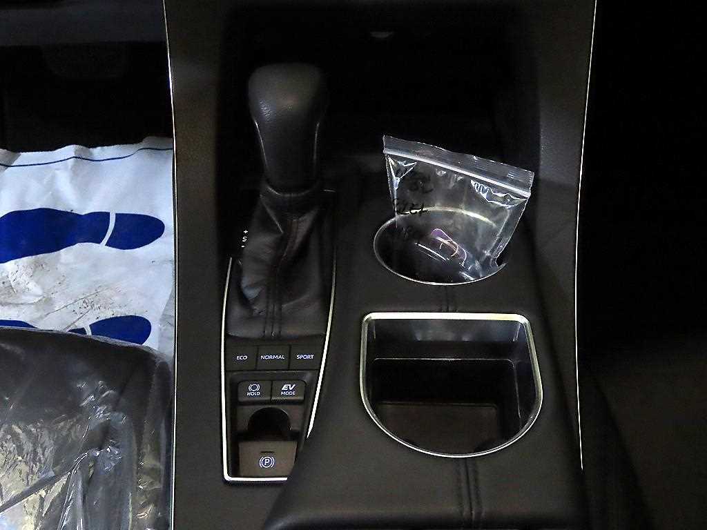 Toyota Avalon — photo 12