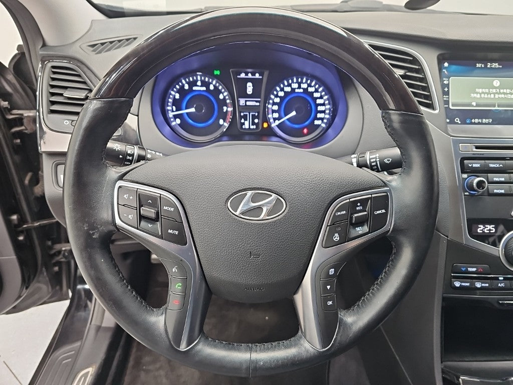 Hyundai Grandeur — photo 09