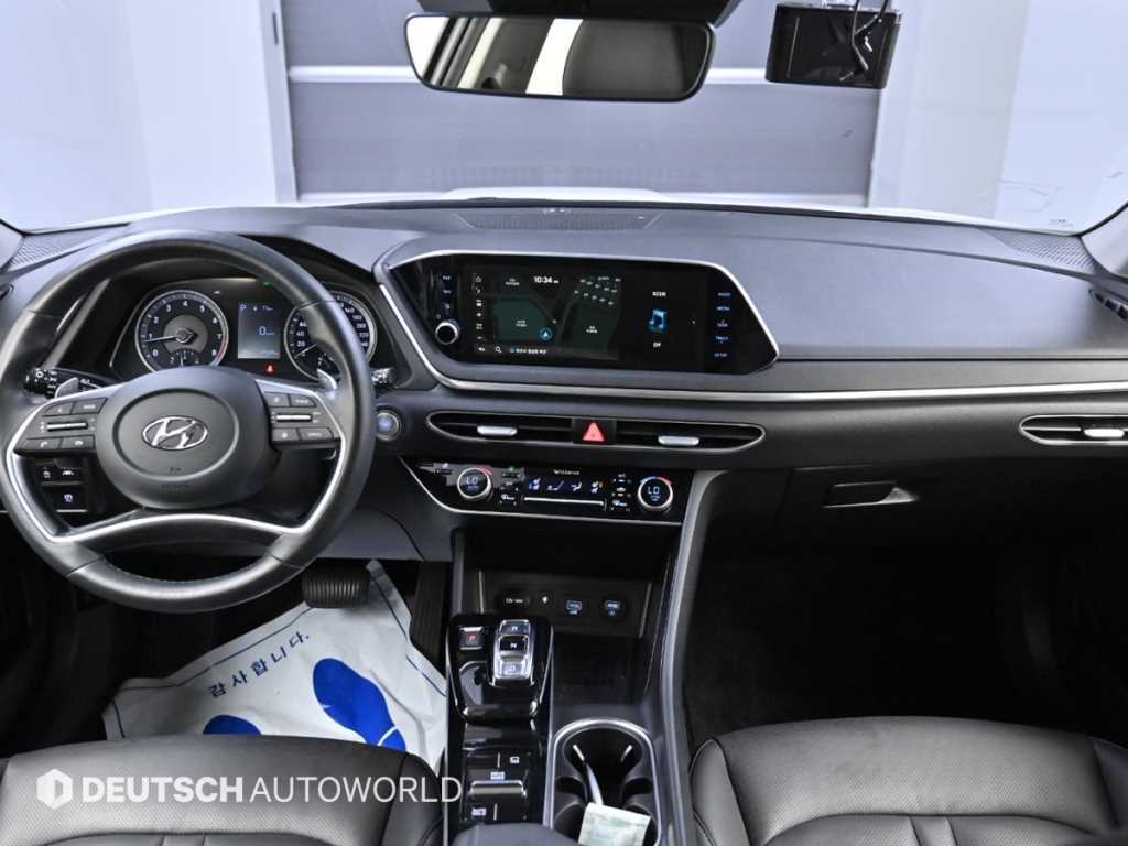 Hyundai Sonata — photo 07