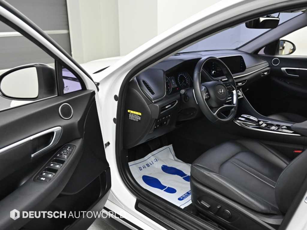 Hyundai Sonata — photo 11