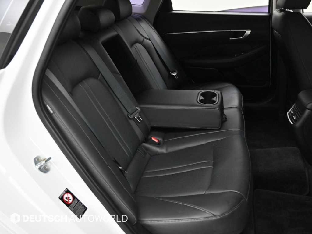 Hyundai Sonata — photo 12