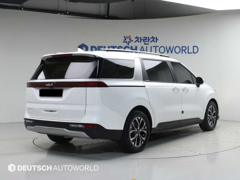 Kia Carnival — photo 02
