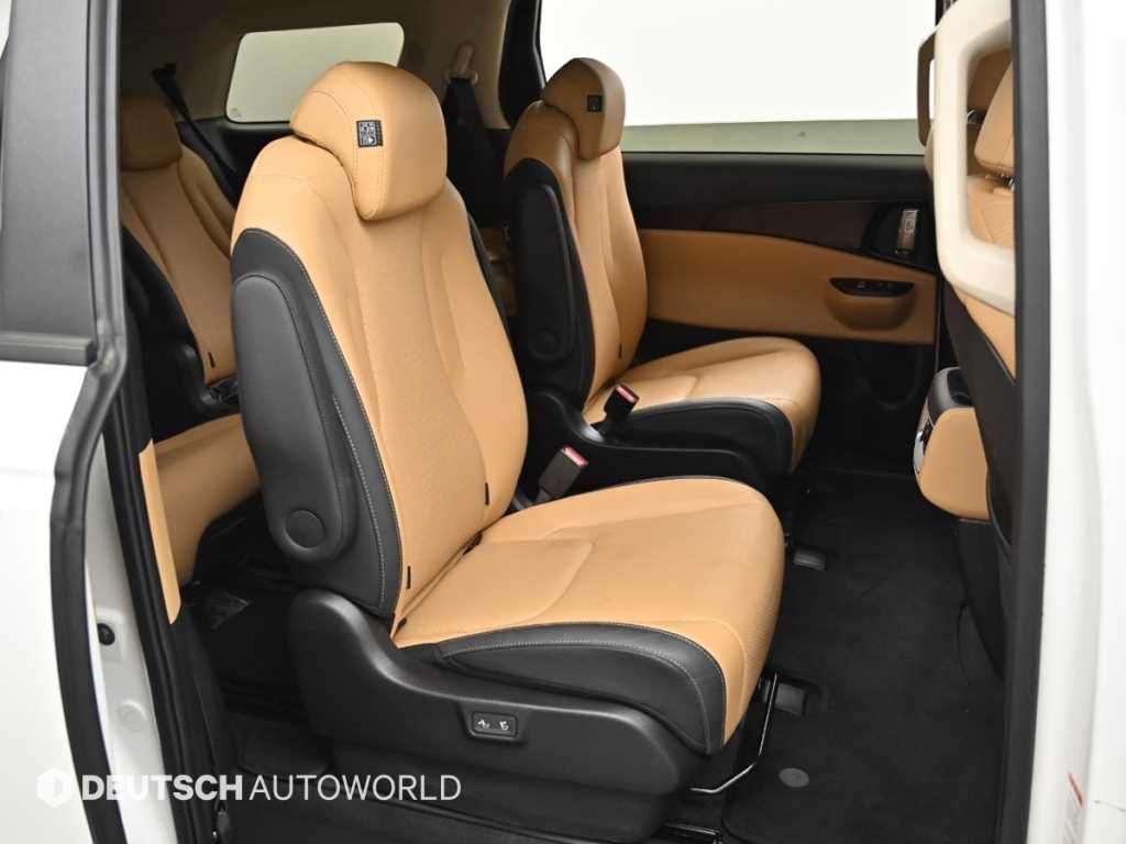 Kia Carnival — photo 12
