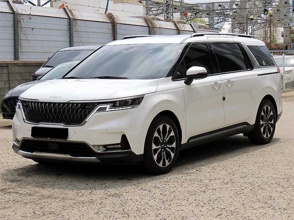 Kia Carnival — photo 01