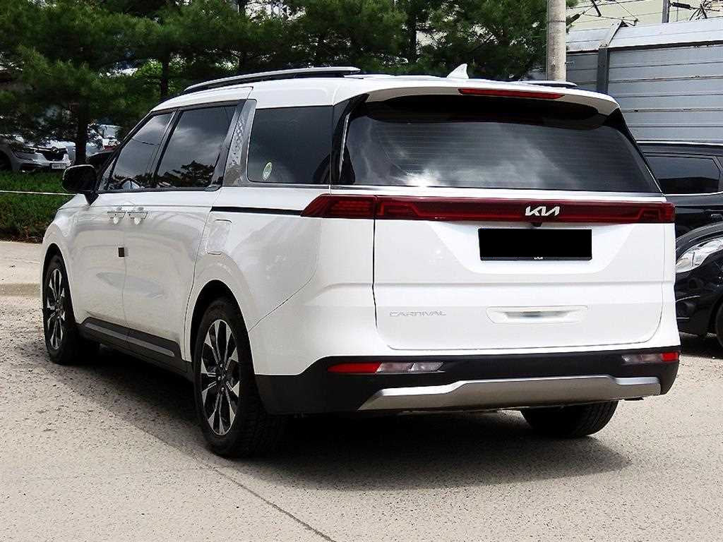 Kia Carnival — photo 03