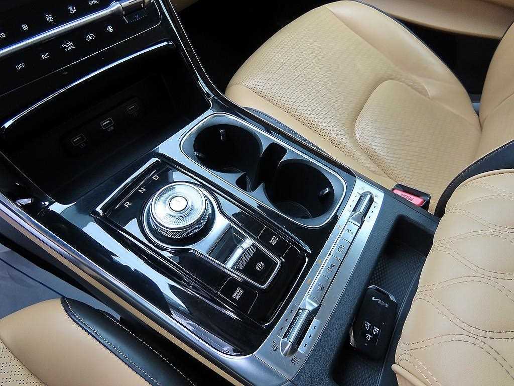 Kia Carnival — photo 11