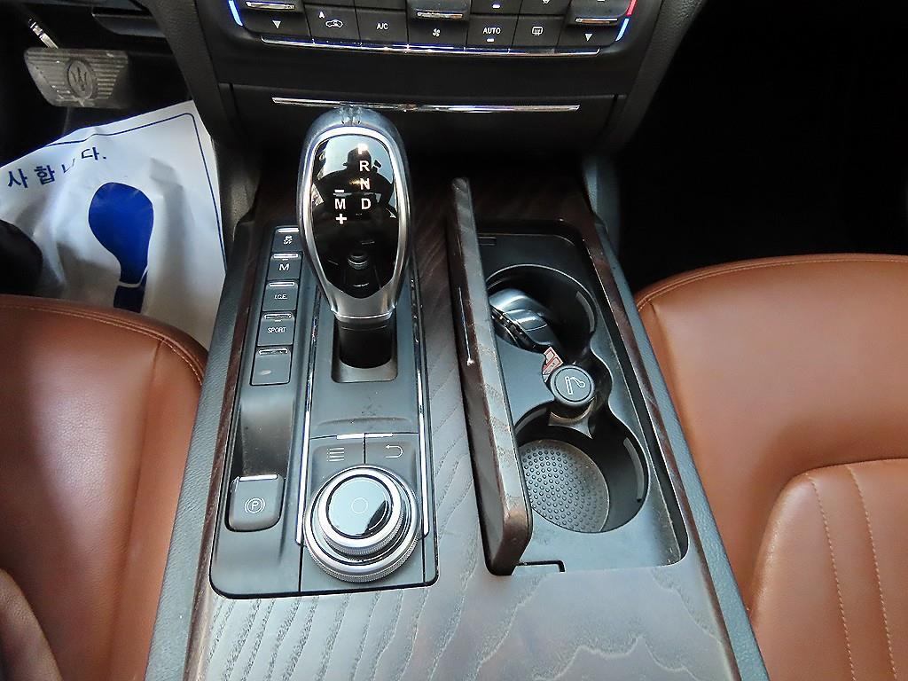 Maserati Ghibli — photo 10
